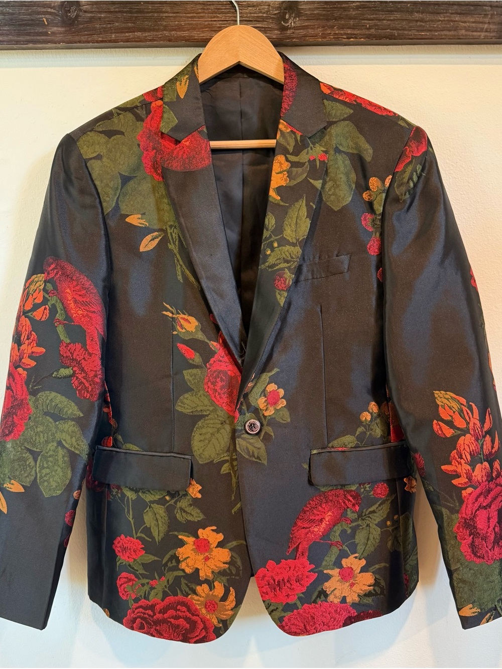 Floral Black Blazer with Red & Green Pattern - Brand Unspecified Men’s